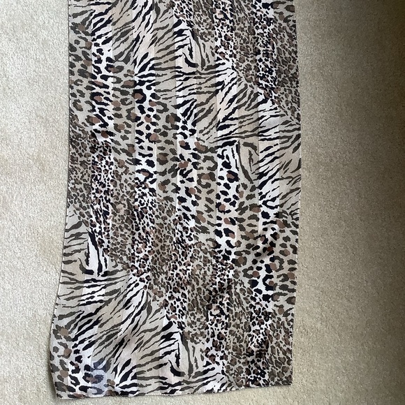 Jaclyn Smith Animal Print Rectangular Scarf - Picture 9 of 13